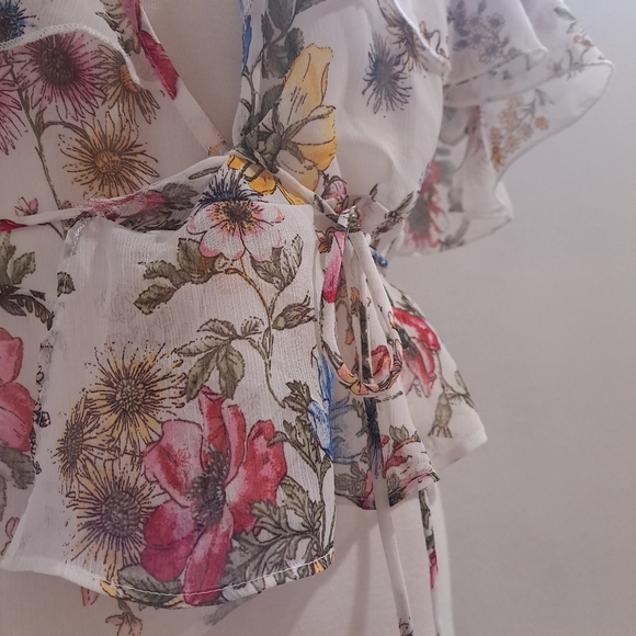 Forever 21 | White colorful flower ruffled cardigan blouse - Picture 4 of 8